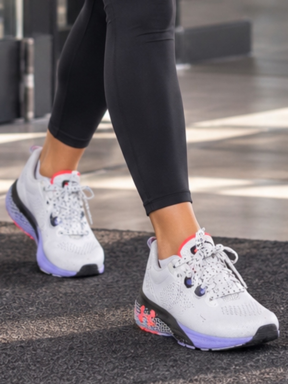 Under Armour HOVR Machina 3 Women’s 8.5 White Purple Running Shoes. Tried on.